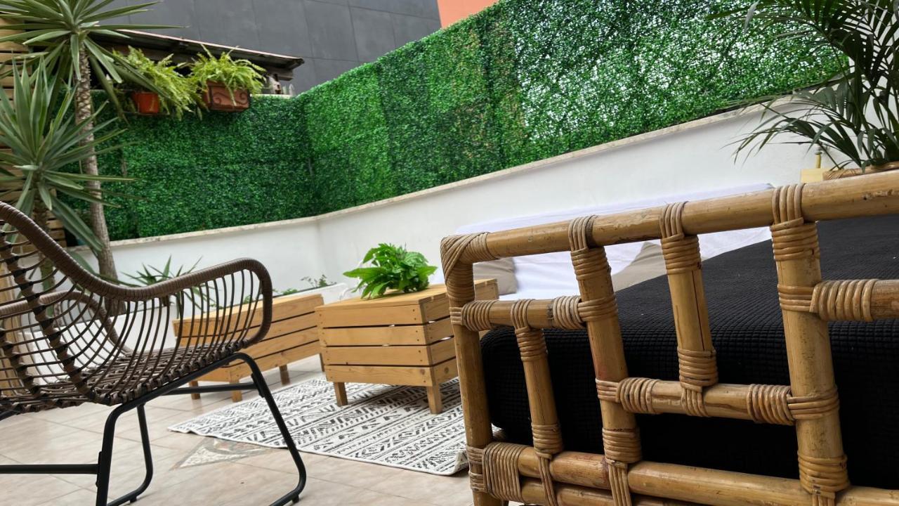 Casa de Férias Holiday In Testaccio 2terraces 2room 3guest